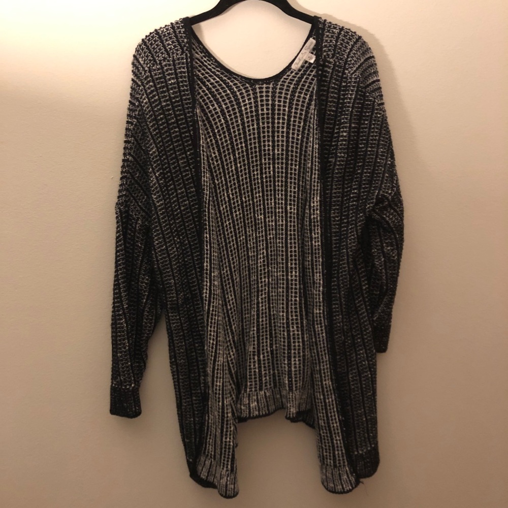 Closet Space | Open cardi | Texture knit | Medium